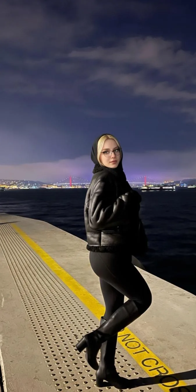Hande - Çatalca Escort